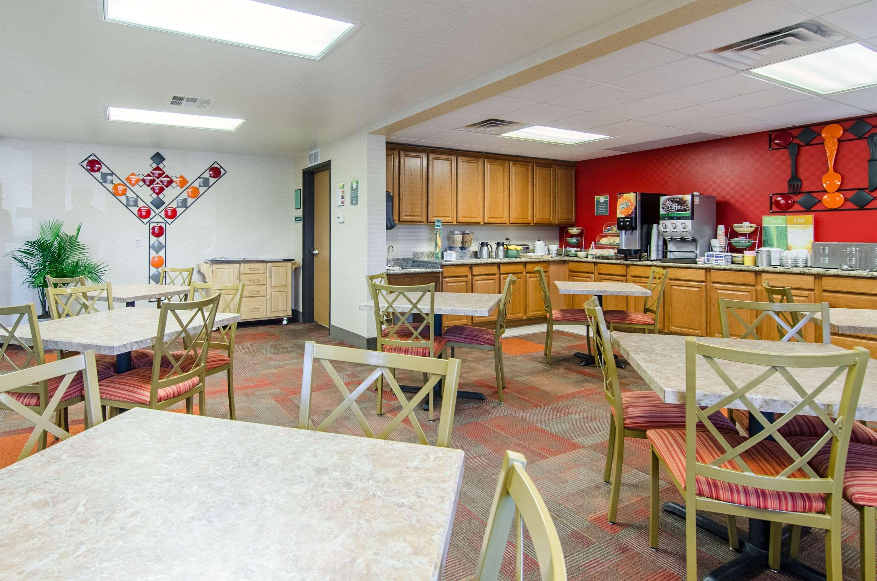 Quality Inn Junction City Near Fort Riley Exterior foto