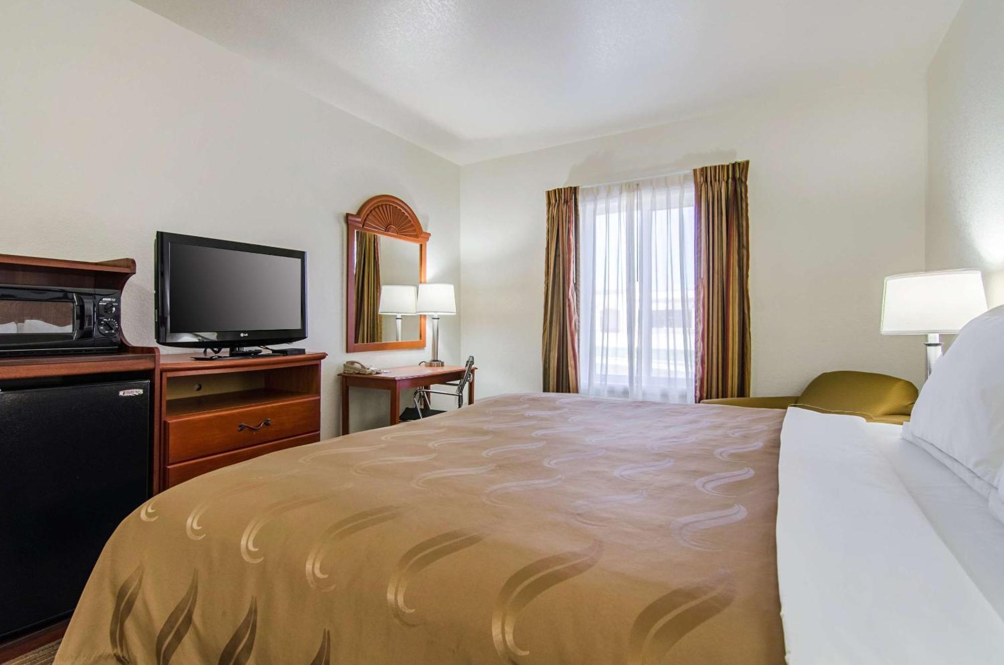 Quality Inn Junction City Near Fort Riley Exterior foto
